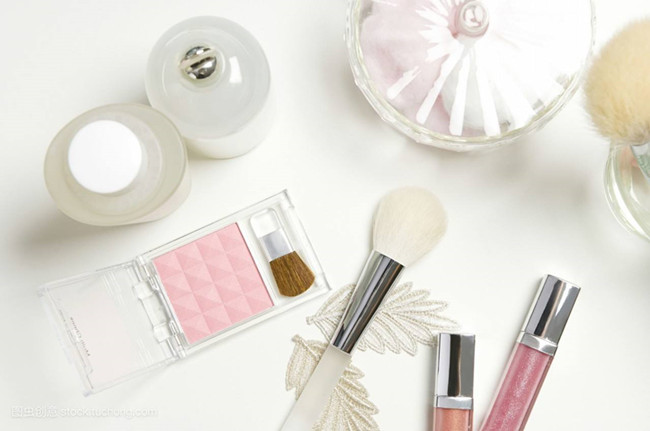 1592530922222287.jpg 化妝品進(jìn)口報關(guān)